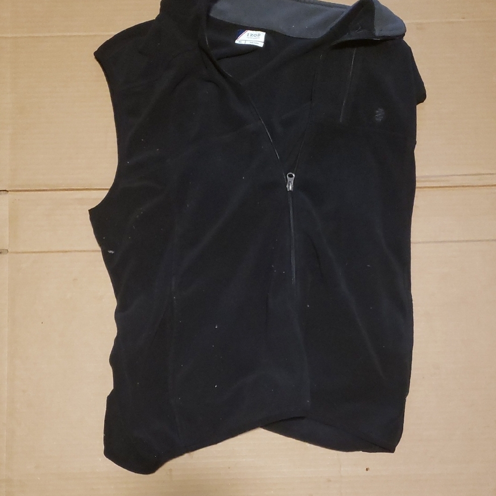 Izod Black Lightweight Vest